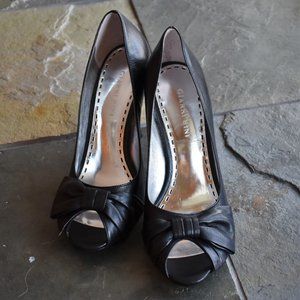 Gianni Bini Black Leather Peep Toe Heels Size 7M
